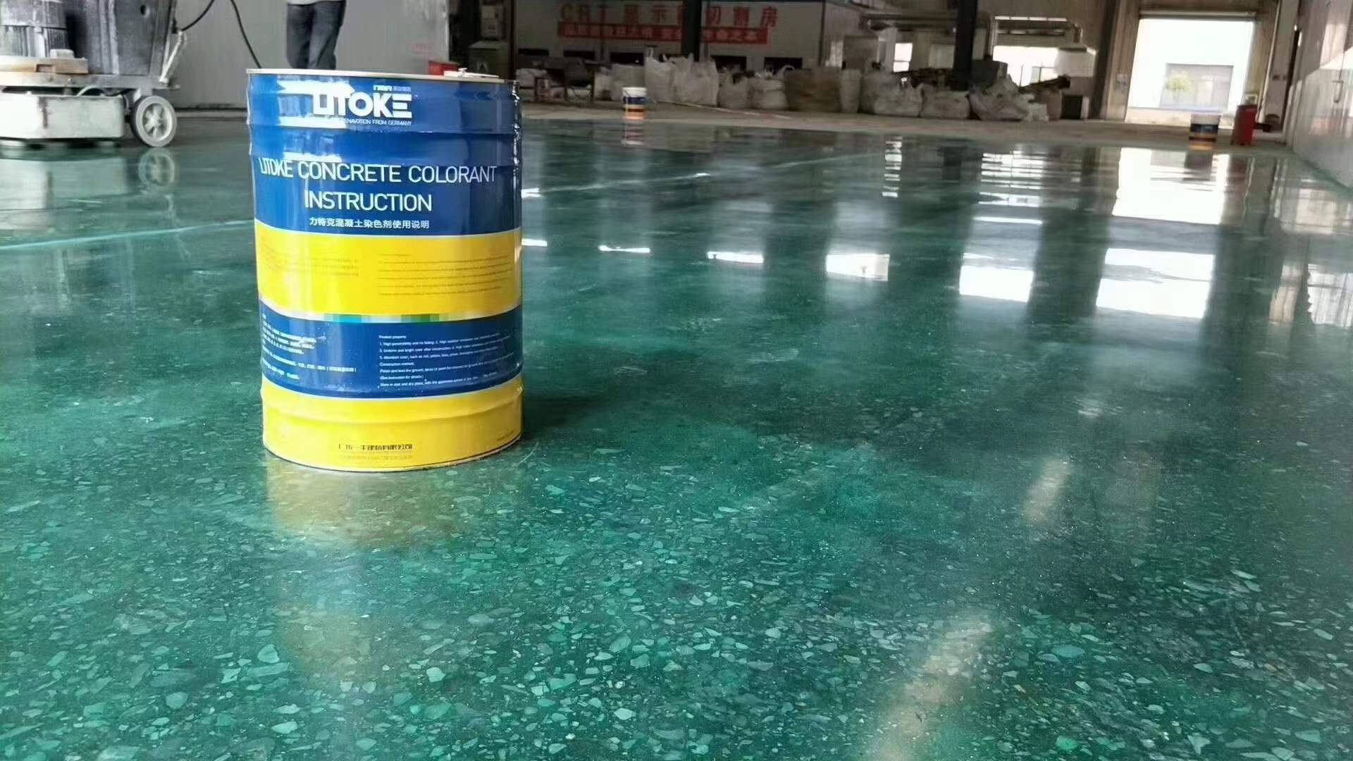 亮而不滑的地坪拋光液，濃縮滲透型地坪光亮劑！