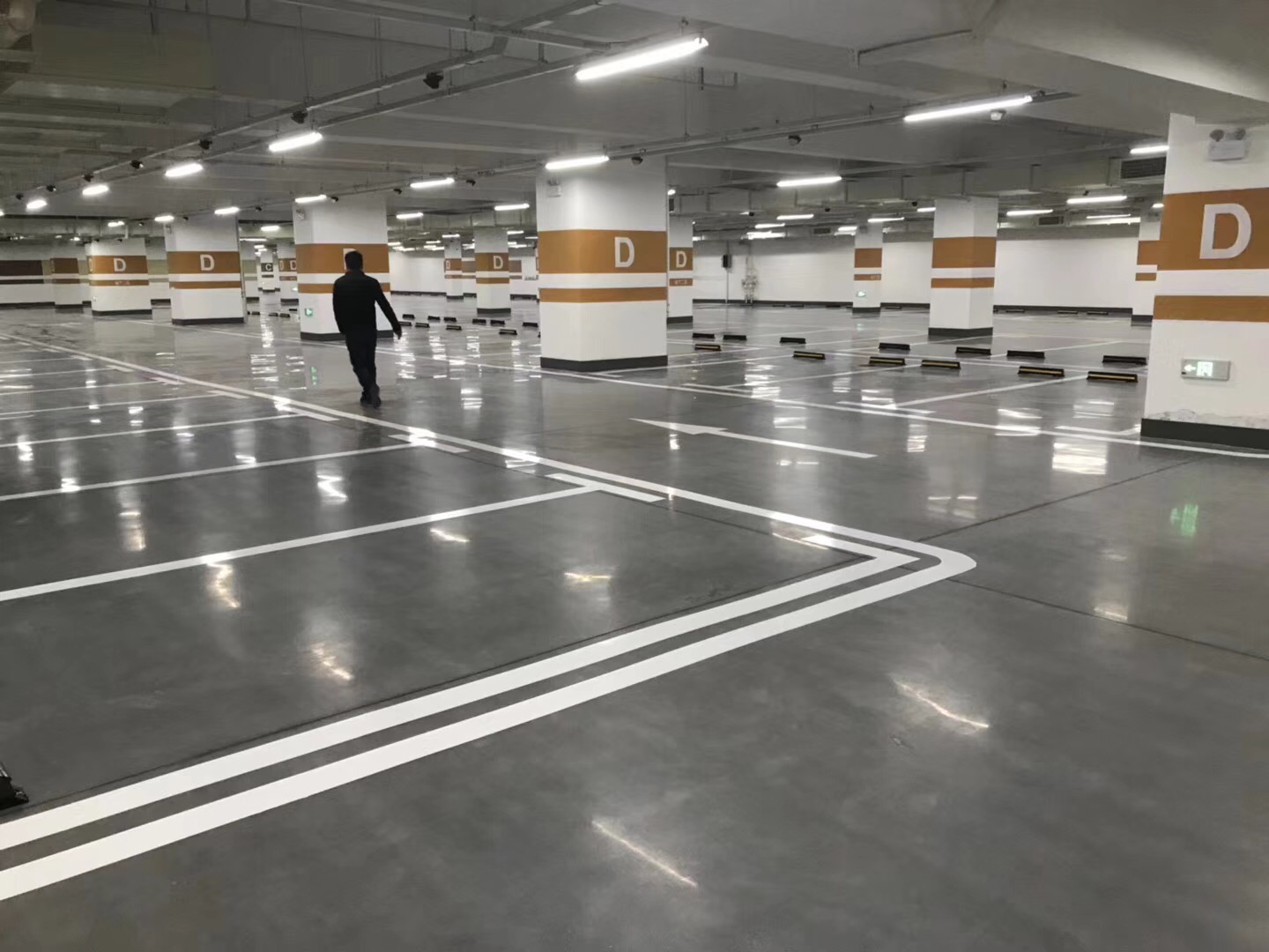 1758526516434550.jpg 1758526516434550.jpg